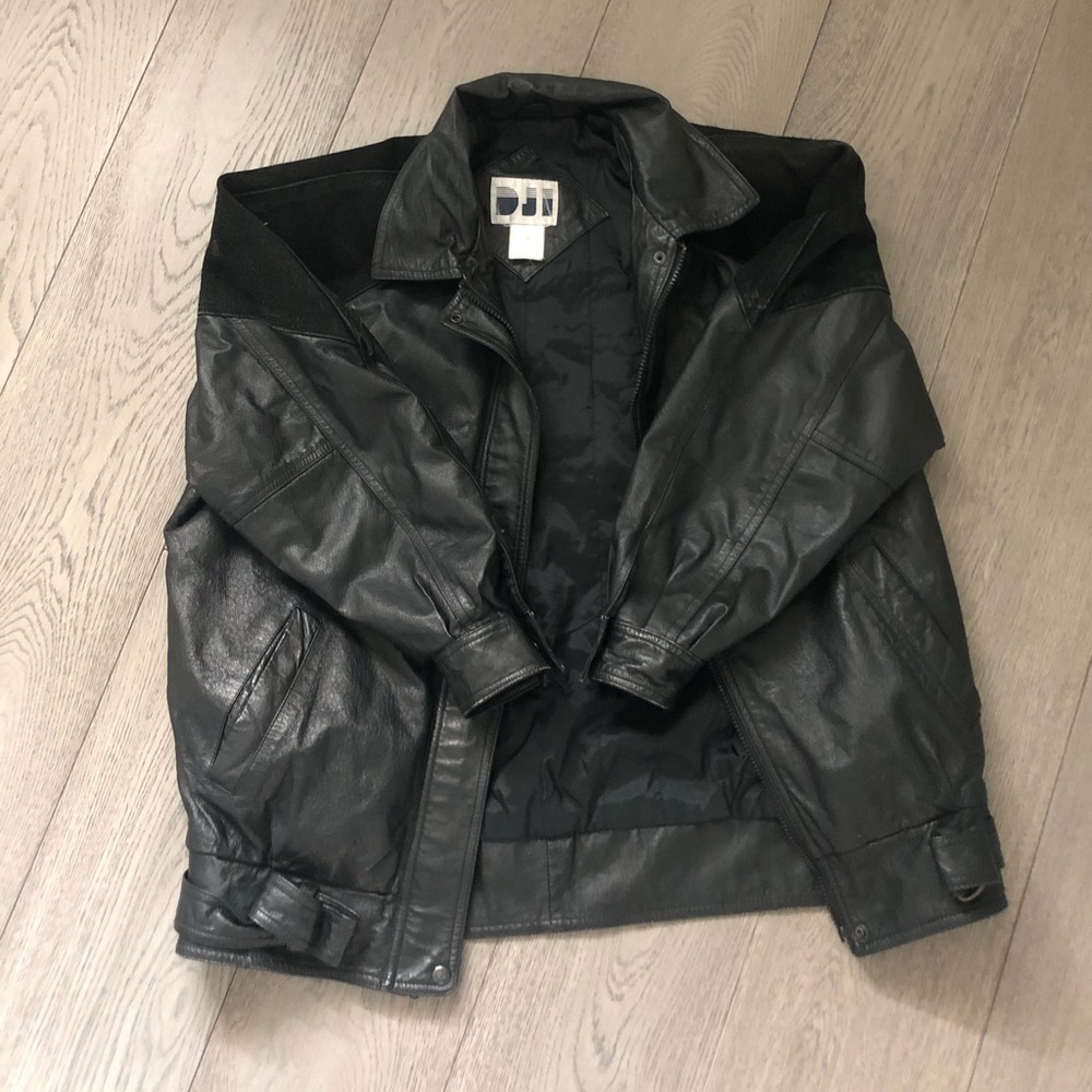 Oversized Leather Jacket 
Fits S-L
Brand: DJI